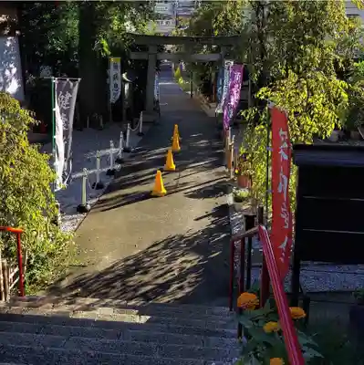 烏森稲荷神社の鳥居