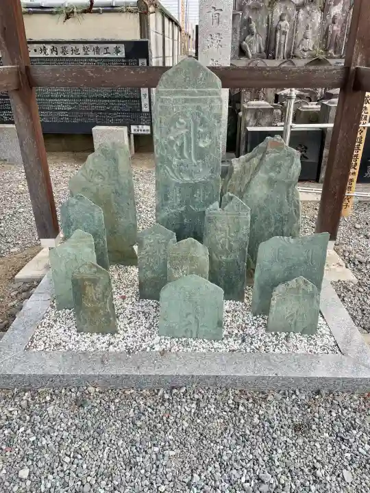 浄念寺の{uncategorized: "未分類", other: "その他", undefined: "問題あり", building: "その他建物", grave: "お墓", sacred_gate: "鳥居", guardian: "狛犬", statue: "像", buddha: "仏像", history: "歴史", nature: "自然", garden: "庭園", animal: "動物", pagoda: "塔", temizu: "手水舎", mountain_gate: "山門・神門", sanctuary: "本殿・本堂", subordinate: "末社・摂社", art: "芸術", scenery: "景色", jizo: "地蔵", ema: "絵馬", goshuin: "御朱印", omikuji: "おみくじ", items: "授与品その他", amulet: "お守り", goshuincho: "御朱印帳", eats: "食事", festival: "お祭り", votive_dance: "神楽", shichigosan: "七五三参", wedding: "結婚式", experience: "体験その他", initially: "初詣", around: "周辺", anti_infection: "感染症対策"}