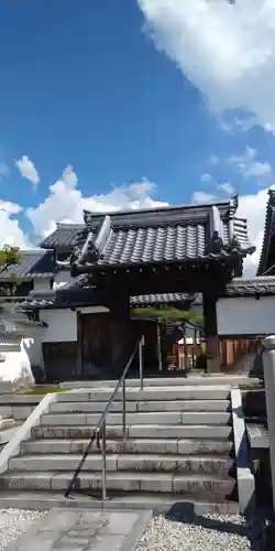 西徳寺の山門