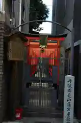 亀山稲荷神社 の鳥居