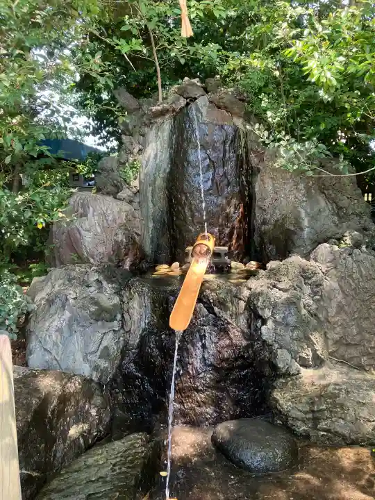 越ヶ谷久伊豆神社の{uncategorized: "未分類", other: "その他", undefined: "問題あり", building: "その他建物", grave: "お墓", sacred_gate: "鳥居", guardian: "狛犬", statue: "像", buddha: "仏像", history: "歴史", nature: "自然", garden: "庭園", animal: "動物", pagoda: "塔", temizu: "手水舎", mountain_gate: "山門・神門", sanctuary: "本殿・本堂", subordinate: "末社・摂社", art: "芸術", scenery: "景色", jizo: "地蔵", ema: "絵馬", goshuin: "御朱印", omikuji: "おみくじ", items: "授与品その他", amulet: "お守り", goshuincho: "御朱印帳", eats: "食事", festival: "お祭り", votive_dance: "神楽", shichigosan: "七五三参", wedding: "結婚式", experience: "体験その他", initially: "初詣", around: "周辺", anti_infection: "感染症対策"}