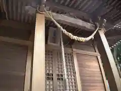 高尾神社の本殿