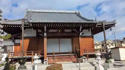 西導寺の本殿・本堂