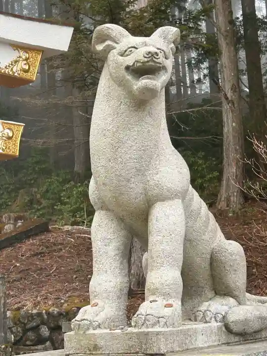 三峯神社の{uncategorized: "未分類", other: "その他", undefined: "問題あり", building: "その他建物", grave: "お墓", sacred_gate: "鳥居", guardian: "狛犬", statue: "像", buddha: "仏像", history: "歴史", nature: "自然", garden: "庭園", animal: "動物", pagoda: "塔", temizu: "手水舎", mountain_gate: "山門・神門", sanctuary: "本殿・本堂", subordinate: "末社・摂社", art: "芸術", scenery: "景色", jizo: "地蔵", ema: "絵馬", goshuin: "御朱印", omikuji: "おみくじ", items: "授与品その他", amulet: "お守り", goshuincho: "御朱印帳", eats: "食事", festival: "お祭り", votive_dance: "神楽", shichigosan: "七五三参", wedding: "結婚式", experience: "体験その他", initially: "初詣", around: "周辺", anti_infection: "感染症対策"}