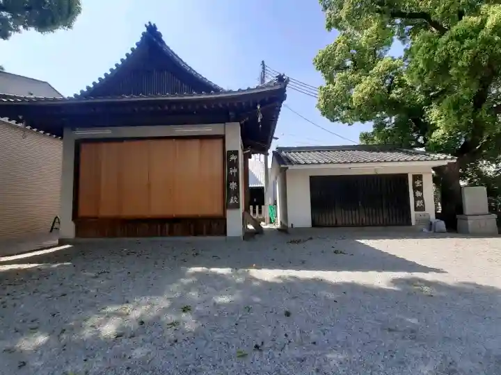 弓削神社の{uncategorized: "未分類", other: "その他", undefined: "問題あり", building: "その他建物", grave: "お墓", sacred_gate: "鳥居", guardian: "狛犬", statue: "像", buddha: "仏像", history: "歴史", nature: "自然", garden: "庭園", animal: "動物", pagoda: "塔", temizu: "手水舎", mountain_gate: "山門・神門", sanctuary: "本殿・本堂", subordinate: "末社・摂社", art: "芸術", scenery: "景色", jizo: "地蔵", ema: "絵馬", goshuin: "御朱印", omikuji: "おみくじ", items: "授与品その他", amulet: "お守り", goshuincho: "御朱印帳", eats: "食事", festival: "お祭り", votive_dance: "神楽", shichigosan: "七五三参", wedding: "結婚式", experience: "体験その他", initially: "初詣", around: "周辺", anti_infection: "感染症対策"}