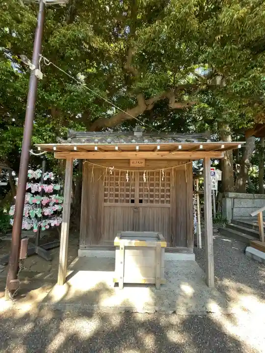 検見川神社の{uncategorized: "未分類", other: "その他", undefined: "問題あり", building: "その他建物", grave: "お墓", sacred_gate: "鳥居", guardian: "狛犬", statue: "像", buddha: "仏像", history: "歴史", nature: "自然", garden: "庭園", animal: "動物", pagoda: "塔", temizu: "手水舎", mountain_gate: "山門・神門", sanctuary: "本殿・本堂", subordinate: "末社・摂社", art: "芸術", scenery: "景色", jizo: "地蔵", ema: "絵馬", goshuin: "御朱印", omikuji: "おみくじ", items: "授与品その他", amulet: "お守り", goshuincho: "御朱印帳", eats: "食事", festival: "お祭り", votive_dance: "神楽", shichigosan: "七五三参", wedding: "結婚式", experience: "体験その他", initially: "初詣", around: "周辺", anti_infection: "感染症対策"}