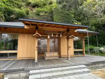 諏訪神社の{uncategorized: "未分類", other: "その他", undefined: "問題あり", building: "その他建物", grave: "お墓", sacred_gate: "鳥居", guardian: "狛犬", statue: "像", buddha: "仏像", history: "歴史", nature: "自然", garden: "庭園", animal: "動物", pagoda: "塔", temizu: "手水舎", mountain_gate: "山門・神門", sanctuary: "本殿・本堂", subordinate: "末社・摂社", art: "芸術", scenery: "景色", jizo: "地蔵", ema: "絵馬", goshuin: "御朱印", omikuji: "おみくじ", items: "授与品その他", amulet: "お守り", goshuincho: "御朱印帳", eats: "食事", festival: "お祭り", votive_dance: "神楽", shichigosan: "七五三参", wedding: "結婚式", experience: "体験その他", initially: "初詣", around: "周辺", anti_infection: "感染症対策"}