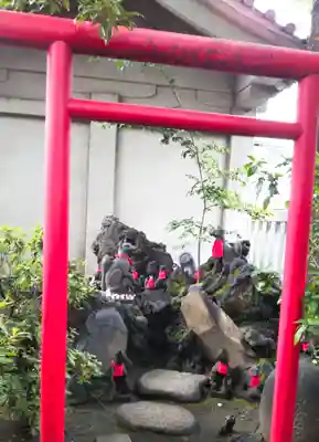 隆栄稲荷神社の鳥居