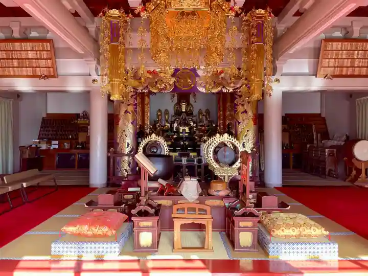 本教寺の{uncategorized: "未分類", other: "その他", undefined: "問題あり", building: "その他建物", grave: "お墓", sacred_gate: "鳥居", guardian: "狛犬", statue: "像", buddha: "仏像", history: "歴史", nature: "自然", garden: "庭園", animal: "動物", pagoda: "塔", temizu: "手水舎", mountain_gate: "山門・神門", sanctuary: "本殿・本堂", subordinate: "末社・摂社", art: "芸術", scenery: "景色", jizo: "地蔵", ema: "絵馬", goshuin: "御朱印", omikuji: "おみくじ", items: "授与品その他", amulet: "お守り", goshuincho: "御朱印帳", eats: "食事", festival: "お祭り", votive_dance: "神楽", shichigosan: "七五三参", wedding: "結婚式", experience: "体験その他", initially: "初詣", around: "周辺", anti_infection: "感染症対策"}