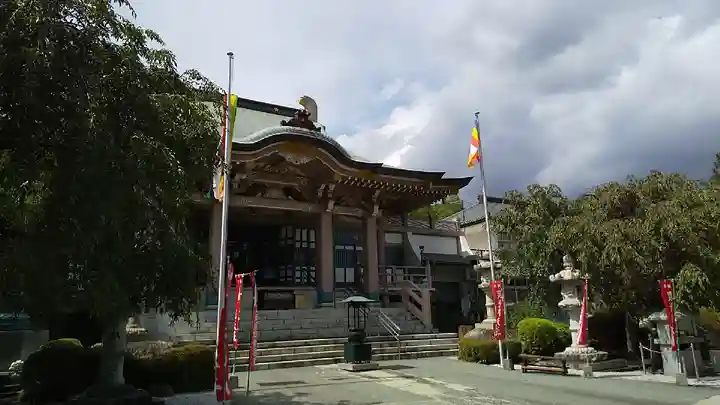 多聞寺の本殿・本堂