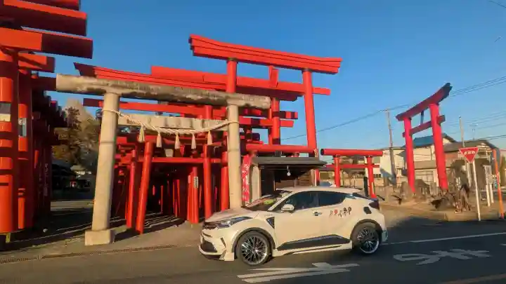 小泉稲荷神社の{uncategorized: "未分類", other: "その他", undefined: "問題あり", building: "その他建物", grave: "お墓", sacred_gate: "鳥居", guardian: "狛犬", statue: "像", buddha: "仏像", history: "歴史", nature: "自然", garden: "庭園", animal: "動物", pagoda: "塔", temizu: "手水舎", mountain_gate: "山門・神門", sanctuary: "本殿・本堂", subordinate: "末社・摂社", art: "芸術", scenery: "景色", jizo: "地蔵", ema: "絵馬", goshuin: "御朱印", omikuji: "おみくじ", items: "授与品その他", amulet: "お守り", goshuincho: "御朱印帳", eats: "食事", festival: "お祭り", votive_dance: "神楽", shichigosan: "七五三参", wedding: "結婚式", experience: "体験その他", initially: "初詣", around: "周辺", anti_infection: "感染症対策"}