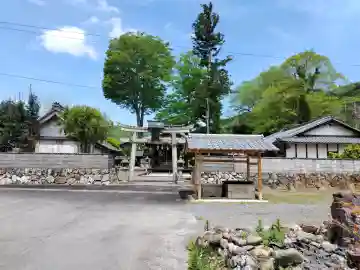 月讀神社の{uncategorized: "未分類", other: "その他", undefined: "問題あり", building: "その他建物", grave: "お墓", sacred_gate: "鳥居", guardian: "狛犬", statue: "像", buddha: "仏像", history: "歴史", nature: "自然", garden: "庭園", animal: "動物", pagoda: "塔", temizu: "手水舎", mountain_gate: "山門・神門", sanctuary: "本殿・本堂", subordinate: "末社・摂社", art: "芸術", scenery: "景色", jizo: "地蔵", ema: "絵馬", goshuin: "御朱印", omikuji: "おみくじ", items: "授与品その他", amulet: "お守り", goshuincho: "御朱印帳", eats: "食事", festival: "お祭り", votive_dance: "神楽", shichigosan: "七五三参", wedding: "結婚式", experience: "体験その他", initially: "初詣", around: "周辺", anti_infection: "感染症対策"}