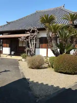 慈智院の{uncategorized: "未分類", other: "その他", undefined: "問題あり", building: "その他建物", grave: "お墓", sacred_gate: "鳥居", guardian: "狛犬", statue: "像", buddha: "仏像", history: "歴史", nature: "自然", garden: "庭園", animal: "動物", pagoda: "塔", temizu: "手水舎", mountain_gate: "山門・神門", sanctuary: "本殿・本堂", subordinate: "末社・摂社", art: "芸術", scenery: "景色", jizo: "地蔵", ema: "絵馬", goshuin: "御朱印", omikuji: "おみくじ", items: "授与品その他", amulet: "お守り", goshuincho: "御朱印帳", eats: "食事", festival: "お祭り", votive_dance: "神楽", shichigosan: "七五三参", wedding: "結婚式", experience: "体験その他", initially: "初詣", around: "周辺", anti_infection: "感染症対策"}