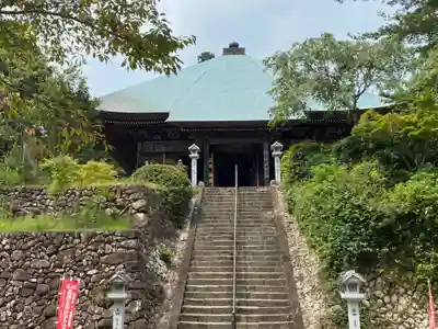 目の霊山　油山寺の本殿・本堂