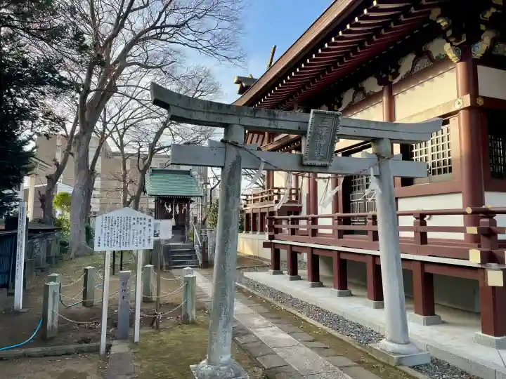 王子神社の{uncategorized: "未分類", other: "その他", undefined: "問題あり", building: "その他建物", grave: "お墓", sacred_gate: "鳥居", guardian: "狛犬", statue: "像", buddha: "仏像", history: "歴史", nature: "自然", garden: "庭園", animal: "動物", pagoda: "塔", temizu: "手水舎", mountain_gate: "山門・神門", sanctuary: "本殿・本堂", subordinate: "末社・摂社", art: "芸術", scenery: "景色", jizo: "地蔵", ema: "絵馬", goshuin: "御朱印", omikuji: "おみくじ", items: "授与品その他", amulet: "お守り", goshuincho: "御朱印帳", eats: "食事", festival: "お祭り", votive_dance: "神楽", shichigosan: "七五三参", wedding: "結婚式", experience: "体験その他", initially: "初詣", around: "周辺", anti_infection: "感染症対策"}