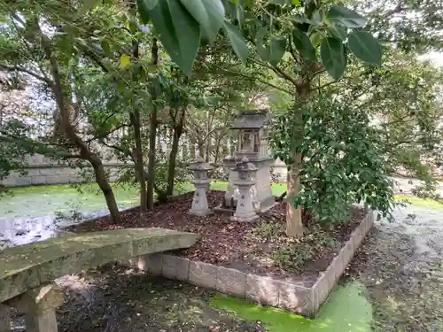 泊神社の末社