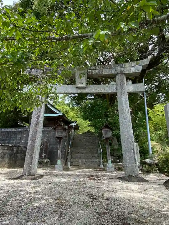 鮭神社の鳥居
