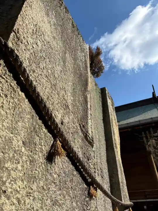 生石神社の{uncategorized: "未分類", other: "その他", undefined: "問題あり", building: "その他建物", grave: "お墓", sacred_gate: "鳥居", guardian: "狛犬", statue: "像", buddha: "仏像", history: "歴史", nature: "自然", garden: "庭園", animal: "動物", pagoda: "塔", temizu: "手水舎", mountain_gate: "山門・神門", sanctuary: "本殿・本堂", subordinate: "末社・摂社", art: "芸術", scenery: "景色", jizo: "地蔵", ema: "絵馬", goshuin: "御朱印", omikuji: "おみくじ", items: "授与品その他", amulet: "お守り", goshuincho: "御朱印帳", eats: "食事", festival: "お祭り", votive_dance: "神楽", shichigosan: "七五三参", wedding: "結婚式", experience: "体験その他", initially: "初詣", around: "周辺", anti_infection: "感染症対策"}