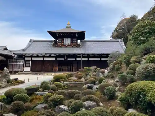 東福禅寺（東福寺）の{uncategorized: "未分類", other: "その他", undefined: "問題あり", building: "その他建物", grave: "お墓", sacred_gate: "鳥居", guardian: "狛犬", statue: "像", buddha: "仏像", history: "歴史", nature: "自然", garden: "庭園", animal: "動物", pagoda: "塔", temizu: "手水舎", mountain_gate: "山門・神門", sanctuary: "本殿・本堂", subordinate: "末社・摂社", art: "芸術", scenery: "景色", jizo: "地蔵", ema: "絵馬", goshuin: "御朱印", omikuji: "おみくじ", items: "授与品その他", amulet: "お守り", goshuincho: "御朱印帳", eats: "食事", festival: "お祭り", votive_dance: "神楽", shichigosan: "七五三参", wedding: "結婚式", experience: "体験その他", initially: "初詣", around: "周辺", anti_infection: "感染症対策"}