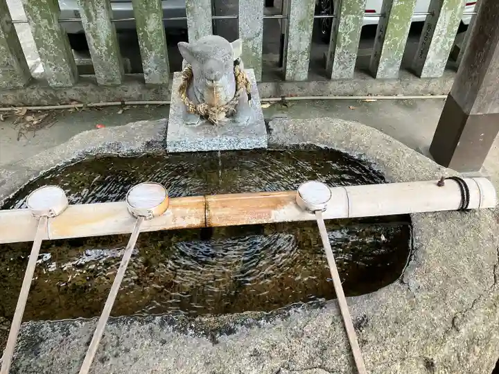 羊神社の手水舎