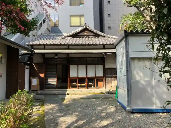 源興院の{uncategorized: "未分類", other: "その他", undefined: "問題あり", building: "その他建物", grave: "お墓", sacred_gate: "鳥居", guardian: "狛犬", statue: "像", buddha: "仏像", history: "歴史", nature: "自然", garden: "庭園", animal: "動物", pagoda: "塔", temizu: "手水舎", mountain_gate: "山門・神門", sanctuary: "本殿・本堂", subordinate: "末社・摂社", art: "芸術", scenery: "景色", jizo: "地蔵", ema: "絵馬", goshuin: "御朱印", omikuji: "おみくじ", items: "授与品その他", amulet: "お守り", goshuincho: "御朱印帳", eats: "食事", festival: "お祭り", votive_dance: "神楽", shichigosan: "七五三参", wedding: "結婚式", experience: "体験その他", initially: "初詣", around: "周辺", anti_infection: "感染症対策"}