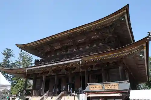 金峯山寺の本殿・本堂