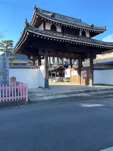 久米田寺の山門