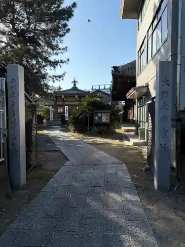 寳藏寺の{uncategorized: "未分類", other: "その他", undefined: "問題あり", building: "その他建物", grave: "お墓", sacred_gate: "鳥居", guardian: "狛犬", statue: "像", buddha: "仏像", history: "歴史", nature: "自然", garden: "庭園", animal: "動物", pagoda: "塔", temizu: "手水舎", mountain_gate: "山門・神門", sanctuary: "本殿・本堂", subordinate: "末社・摂社", art: "芸術", scenery: "景色", jizo: "地蔵", ema: "絵馬", goshuin: "御朱印", omikuji: "おみくじ", items: "授与品その他", amulet: "お守り", goshuincho: "御朱印帳", eats: "食事", festival: "お祭り", votive_dance: "神楽", shichigosan: "七五三参", wedding: "結婚式", experience: "体験その他", initially: "初詣", around: "周辺", anti_infection: "感染症対策"}