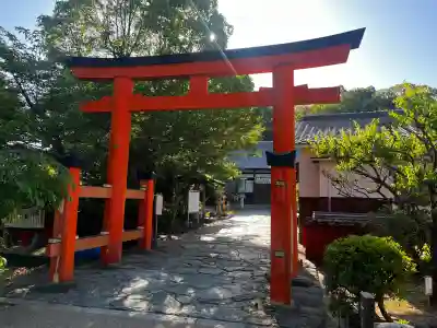 玉津島神社の{uncategorized: "未分類", other: "その他", undefined: "問題あり", building: "その他建物", grave: "お墓", sacred_gate: "鳥居", guardian: "狛犬", statue: "像", buddha: "仏像", history: "歴史", nature: "自然", garden: "庭園", animal: "動物", pagoda: "塔", temizu: "手水舎", mountain_gate: "山門・神門", sanctuary: "本殿・本堂", subordinate: "末社・摂社", art: "芸術", scenery: "景色", jizo: "地蔵", ema: "絵馬", goshuin: "御朱印", omikuji: "おみくじ", items: "授与品その他", amulet: "お守り", goshuincho: "御朱印帳", eats: "食事", festival: "お祭り", votive_dance: "神楽", shichigosan: "七五三参", wedding: "結婚式", experience: "体験その他", initially: "初詣", around: "周辺", anti_infection: "感染症対策"}