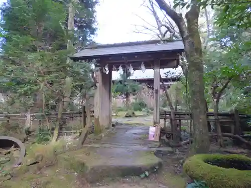 五所駒瀧神社の庭園