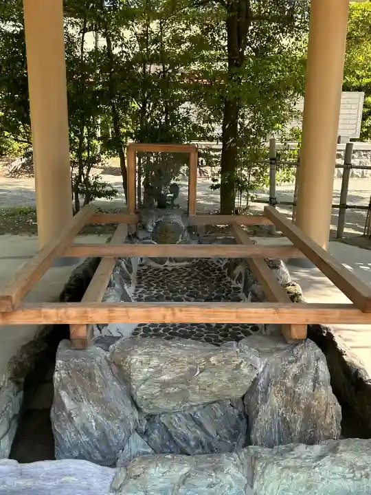 大鳥大社の{uncategorized: "未分類", other: "その他", undefined: "問題あり", building: "その他建物", grave: "お墓", sacred_gate: "鳥居", guardian: "狛犬", statue: "像", buddha: "仏像", history: "歴史", nature: "自然", garden: "庭園", animal: "動物", pagoda: "塔", temizu: "手水舎", mountain_gate: "山門・神門", sanctuary: "本殿・本堂", subordinate: "末社・摂社", art: "芸術", scenery: "景色", jizo: "地蔵", ema: "絵馬", goshuin: "御朱印", omikuji: "おみくじ", items: "授与品その他", amulet: "お守り", goshuincho: "御朱印帳", eats: "食事", festival: "お祭り", votive_dance: "神楽", shichigosan: "七五三参", wedding: "結婚式", experience: "体験その他", initially: "初詣", around: "周辺", anti_infection: "感染症対策"}