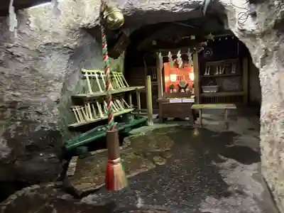 銭洗弁財天宇賀福神社(神奈川県)