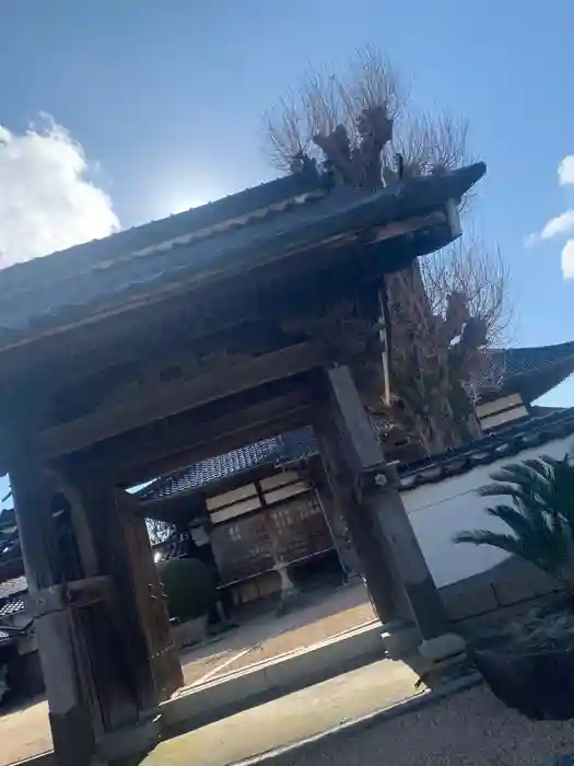 諧光寺の山門