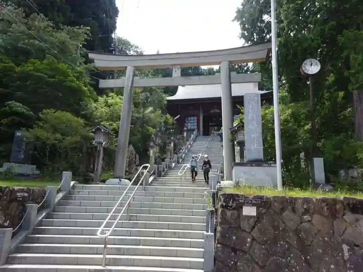 武蔵御嶽神社の鳥居