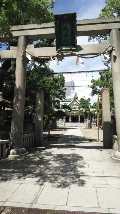 難波八阪神社の鳥居