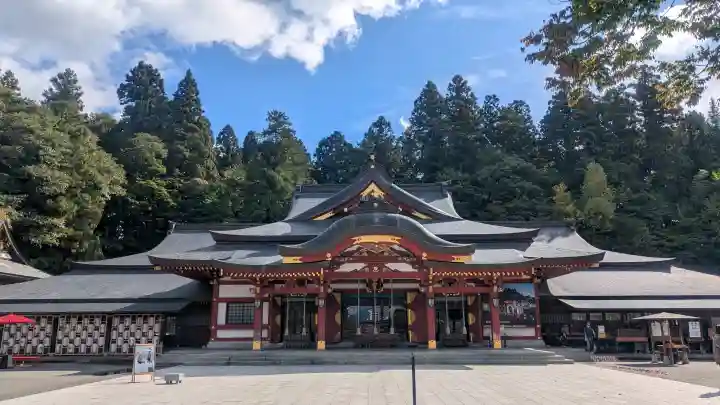 盛岡八幡宮の{uncategorized: "未分類", other: "その他", undefined: "問題あり", building: "その他建物", grave: "お墓", sacred_gate: "鳥居", guardian: "狛犬", statue: "像", buddha: "仏像", history: "歴史", nature: "自然", garden: "庭園", animal: "動物", pagoda: "塔", temizu: "手水舎", mountain_gate: "山門・神門", sanctuary: "本殿・本堂", subordinate: "末社・摂社", art: "芸術", scenery: "景色", jizo: "地蔵", ema: "絵馬", goshuin: "御朱印", omikuji: "おみくじ", items: "授与品その他", amulet: "お守り", goshuincho: "御朱印帳", eats: "食事", festival: "お祭り", votive_dance: "神楽", shichigosan: "七五三参", wedding: "結婚式", experience: "体験その他", initially: "初詣", around: "周辺", anti_infection: "感染症対策"}