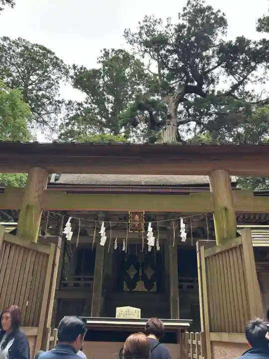 奥宮(鹿島神宮摂社)の{uncategorized: "未分類", other: "その他", undefined: "問題あり", building: "その他建物", grave: "お墓", sacred_gate: "鳥居", guardian: "狛犬", statue: "像", buddha: "仏像", history: "歴史", nature: "自然", garden: "庭園", animal: "動物", pagoda: "塔", temizu: "手水舎", mountain_gate: "山門・神門", sanctuary: "本殿・本堂", subordinate: "末社・摂社", art: "芸術", scenery: "景色", jizo: "地蔵", ema: "絵馬", goshuin: "御朱印", omikuji: "おみくじ", items: "授与品その他", amulet: "お守り", goshuincho: "御朱印帳", eats: "食事", festival: "お祭り", votive_dance: "神楽", shichigosan: "七五三参", wedding: "結婚式", experience: "体験その他", initially: "初詣", around: "周辺", anti_infection: "感染症対策"}