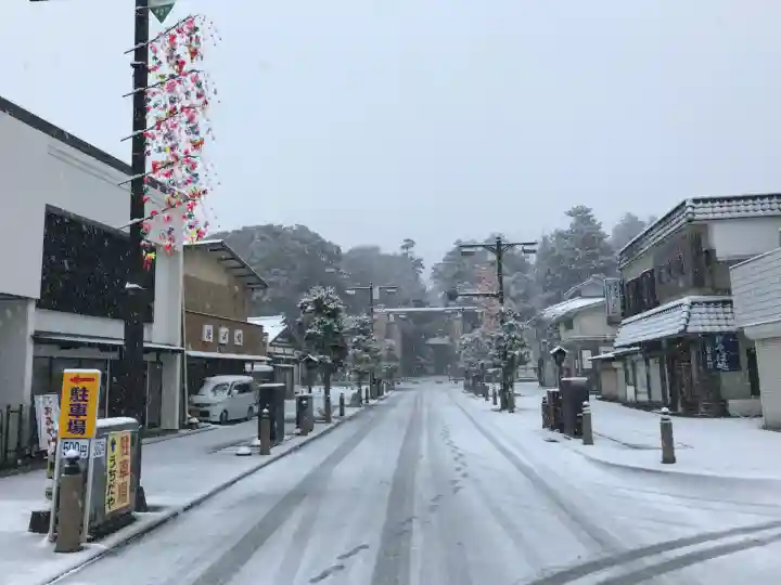 鹿島神宮の{uncategorized: "未分類", other: "その他", undefined: "問題あり", building: "その他建物", grave: "お墓", sacred_gate: "鳥居", guardian: "狛犬", statue: "像", buddha: "仏像", history: "歴史", nature: "自然", garden: "庭園", animal: "動物", pagoda: "塔", temizu: "手水舎", mountain_gate: "山門・神門", sanctuary: "本殿・本堂", subordinate: "末社・摂社", art: "芸術", scenery: "景色", jizo: "地蔵", ema: "絵馬", goshuin: "御朱印", omikuji: "おみくじ", items: "授与品その他", amulet: "お守り", goshuincho: "御朱印帳", eats: "食事", festival: "お祭り", votive_dance: "神楽", shichigosan: "七五三参", wedding: "結婚式", experience: "体験その他", initially: "初詣", around: "周辺", anti_infection: "感染症対策"}