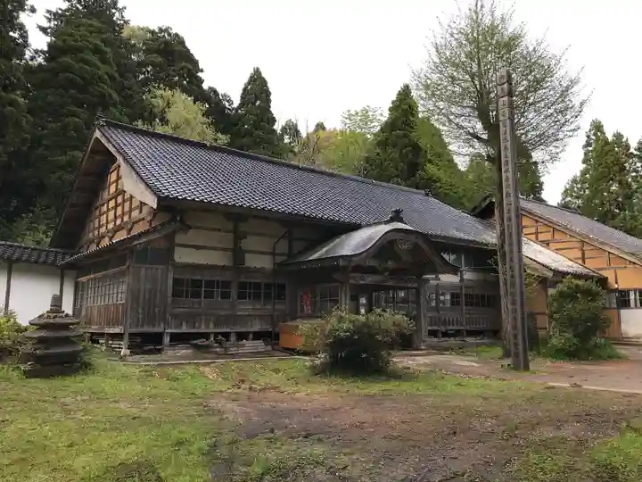 明泉寺の本殿・本堂