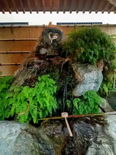 馬橋稲荷神社の手水舎