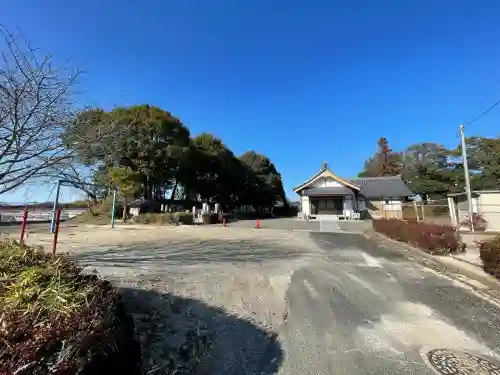 意頼寺の{uncategorized: "未分類", other: "その他", undefined: "問題あり", building: "その他建物", grave: "お墓", sacred_gate: "鳥居", guardian: "狛犬", statue: "像", buddha: "仏像", history: "歴史", nature: "自然", garden: "庭園", animal: "動物", pagoda: "塔", temizu: "手水舎", mountain_gate: "山門・神門", sanctuary: "本殿・本堂", subordinate: "末社・摂社", art: "芸術", scenery: "景色", jizo: "地蔵", ema: "絵馬", goshuin: "御朱印", omikuji: "おみくじ", items: "授与品その他", amulet: "お守り", goshuincho: "御朱印帳", eats: "食事", festival: "お祭り", votive_dance: "神楽", shichigosan: "七五三参", wedding: "結婚式", experience: "体験その他", initially: "初詣", around: "周辺", anti_infection: "感染症対策"}