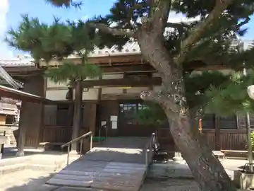 蓮台寺の本殿・本堂