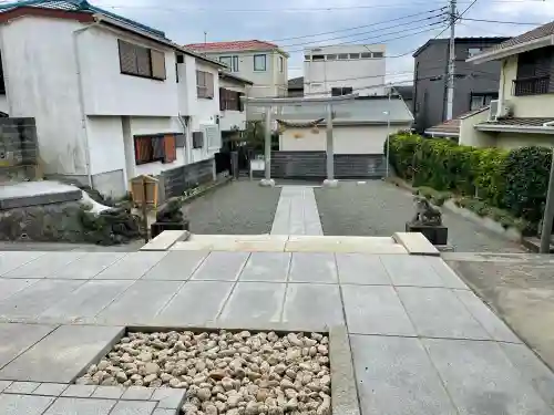 諏訪仮宮の{uncategorized: "未分類", other: "その他", undefined: "問題あり", building: "その他建物", grave: "お墓", sacred_gate: "鳥居", guardian: "狛犬", statue: "像", buddha: "仏像", history: "歴史", nature: "自然", garden: "庭園", animal: "動物", pagoda: "塔", temizu: "手水舎", mountain_gate: "山門・神門", sanctuary: "本殿・本堂", subordinate: "末社・摂社", art: "芸術", scenery: "景色", jizo: "地蔵", ema: "絵馬", goshuin: "御朱印", omikuji: "おみくじ", items: "授与品その他", amulet: "お守り", goshuincho: "御朱印帳", eats: "食事", festival: "お祭り", votive_dance: "神楽", shichigosan: "七五三参", wedding: "結婚式", experience: "体験その他", initially: "初詣", around: "周辺", anti_infection: "感染症対策"}