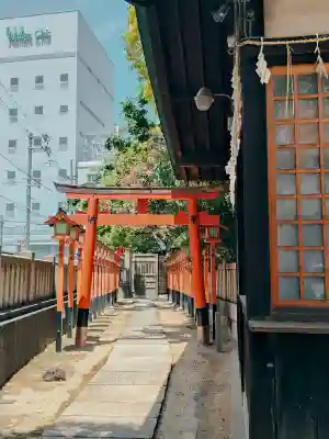 赤土稲荷大明神の{uncategorized: "未分類", other: "その他", undefined: "問題あり", building: "その他建物", grave: "お墓", sacred_gate: "鳥居", guardian: "狛犬", statue: "像", buddha: "仏像", history: "歴史", nature: "自然", garden: "庭園", animal: "動物", pagoda: "塔", temizu: "手水舎", mountain_gate: "山門・神門", sanctuary: "本殿・本堂", subordinate: "末社・摂社", art: "芸術", scenery: "景色", jizo: "地蔵", ema: "絵馬", goshuin: "御朱印", omikuji: "おみくじ", items: "授与品その他", amulet: "お守り", goshuincho: "御朱印帳", eats: "食事", festival: "お祭り", votive_dance: "神楽", shichigosan: "七五三参", wedding: "結婚式", experience: "体験その他", initially: "初詣", around: "周辺", anti_infection: "感染症対策"}