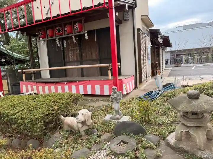 居木神社の{uncategorized: "未分類", other: "その他", undefined: "問題あり", building: "その他建物", grave: "お墓", sacred_gate: "鳥居", guardian: "狛犬", statue: "像", buddha: "仏像", history: "歴史", nature: "自然", garden: "庭園", animal: "動物", pagoda: "塔", temizu: "手水舎", mountain_gate: "山門・神門", sanctuary: "本殿・本堂", subordinate: "末社・摂社", art: "芸術", scenery: "景色", jizo: "地蔵", ema: "絵馬", goshuin: "御朱印", omikuji: "おみくじ", items: "授与品その他", amulet: "お守り", goshuincho: "御朱印帳", eats: "食事", festival: "お祭り", votive_dance: "神楽", shichigosan: "七五三参", wedding: "結婚式", experience: "体験その他", initially: "初詣", around: "周辺", anti_infection: "感染症対策"}