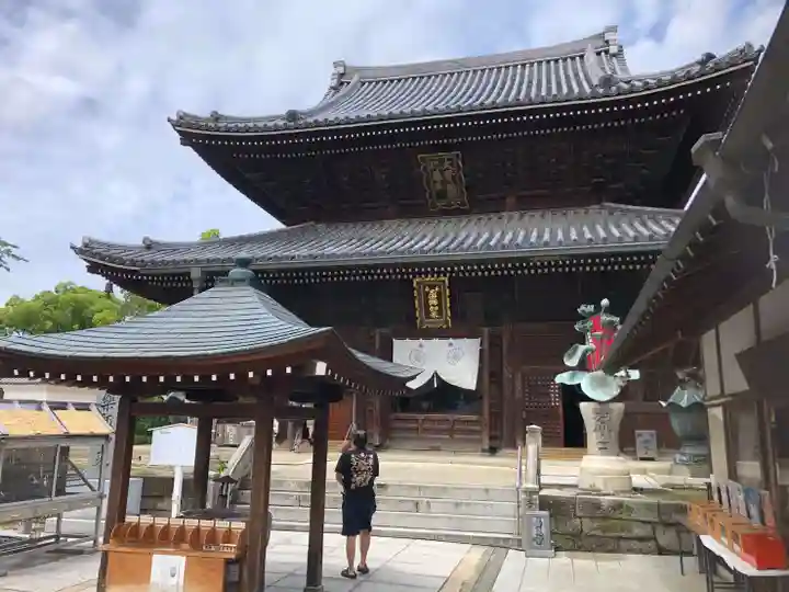 善通寺の本殿・本堂