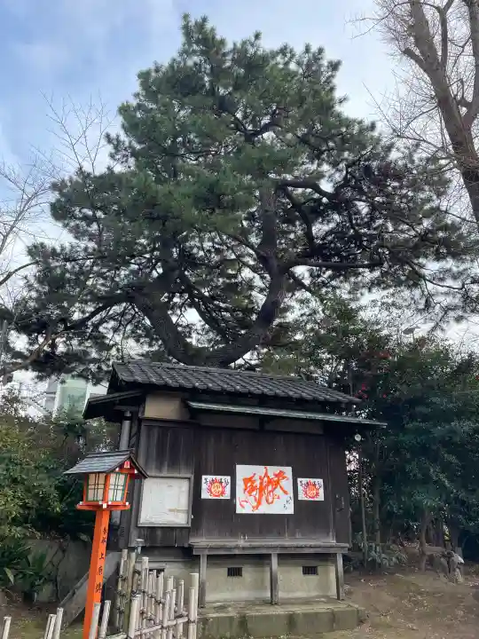 明王院(満願寺別院)の{uncategorized: "未分類", other: "その他", undefined: "問題あり", building: "その他建物", grave: "お墓", sacred_gate: "鳥居", guardian: "狛犬", statue: "像", buddha: "仏像", history: "歴史", nature: "自然", garden: "庭園", animal: "動物", pagoda: "塔", temizu: "手水舎", mountain_gate: "山門・神門", sanctuary: "本殿・本堂", subordinate: "末社・摂社", art: "芸術", scenery: "景色", jizo: "地蔵", ema: "絵馬", goshuin: "御朱印", omikuji: "おみくじ", items: "授与品その他", amulet: "お守り", goshuincho: "御朱印帳", eats: "食事", festival: "お祭り", votive_dance: "神楽", shichigosan: "七五三参", wedding: "結婚式", experience: "体験その他", initially: "初詣", around: "周辺", anti_infection: "感染症対策"}