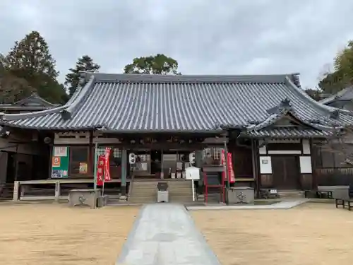 八幡寺の本殿・本堂