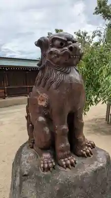 白波稲荷神社（貴布禰神社境内社）の狛犬