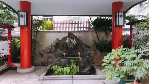三崎稲荷神社の手水舎